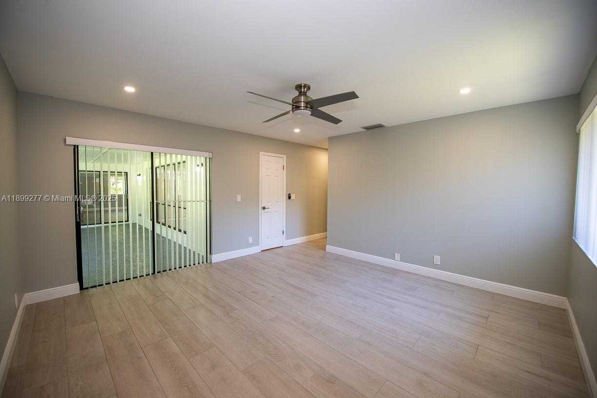 Small Image of 3904 WEST SAILBOAT DR, Cooper City Number 13
