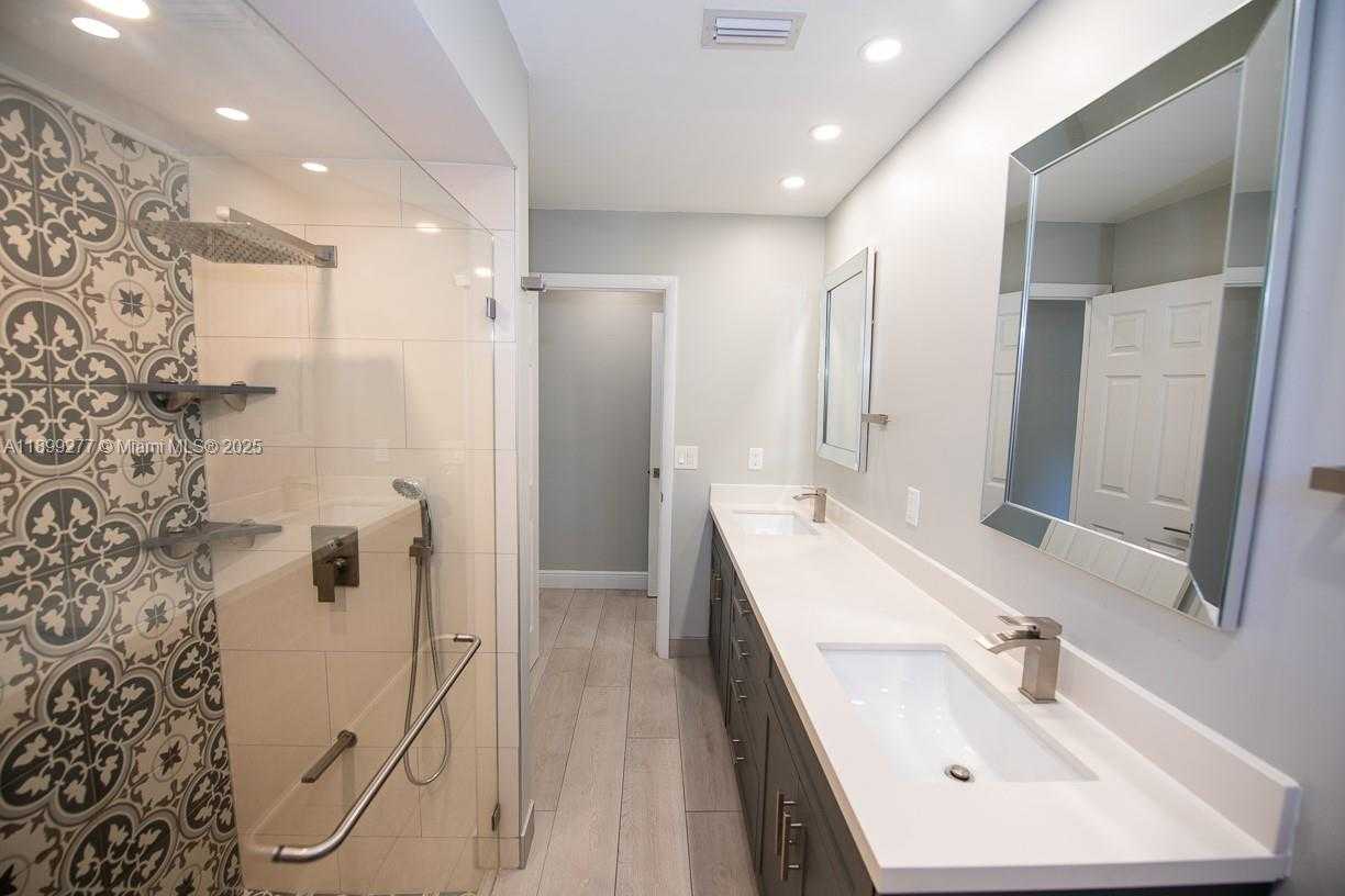 Small Image of 3904 WEST SAILBOAT DR, Cooper City Number 16