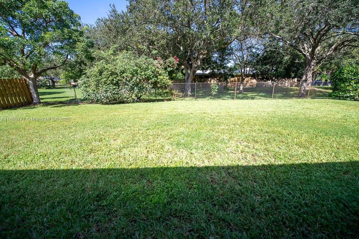 Small Image of 3904 WEST SAILBOAT DR, Cooper City Number 22