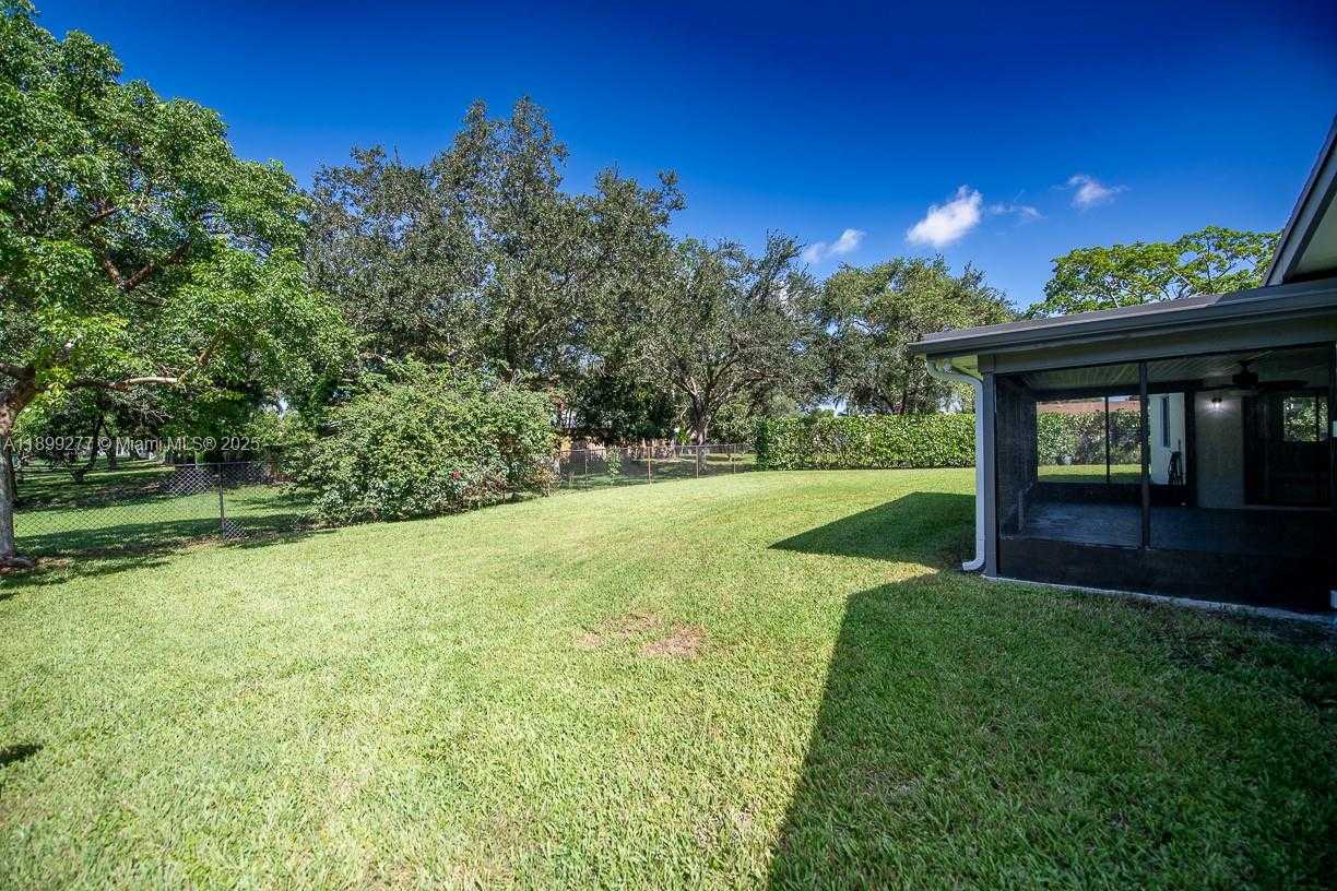 Small Image of 3904 WEST SAILBOAT DR, Cooper City Number 23