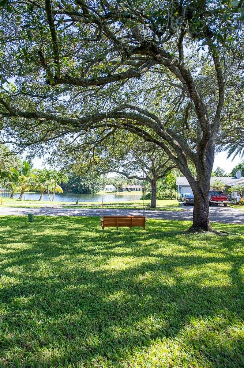 Small Image of 3904 WEST SAILBOAT DR, Cooper City Number 3