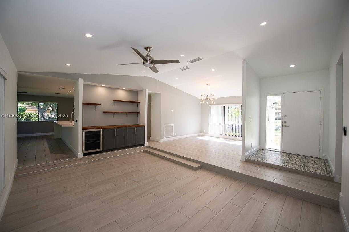 Small Image of 3904 WEST SAILBOAT DR, Cooper City Number 7