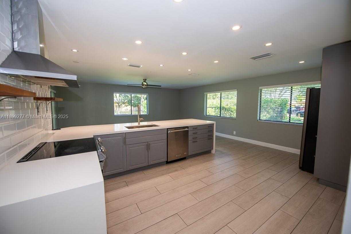 Small Image of 3904 WEST SAILBOAT DR, Cooper City Number 9