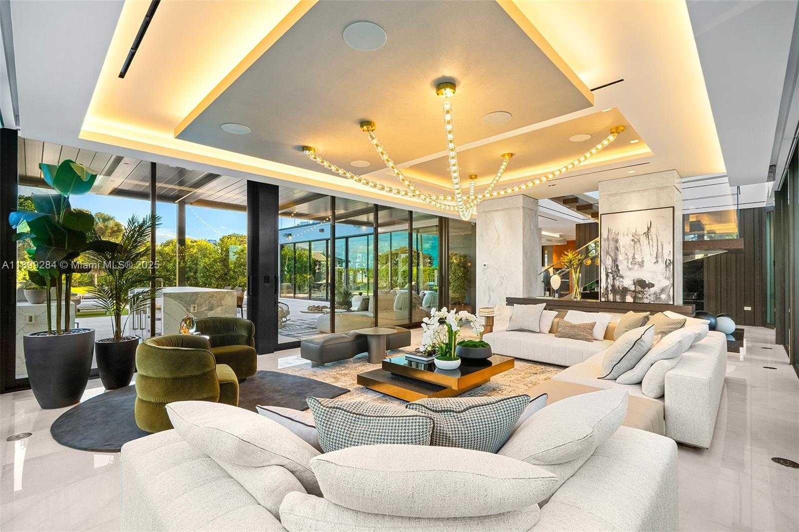 Small Image of 790 LAKE RD, Miami Number 11