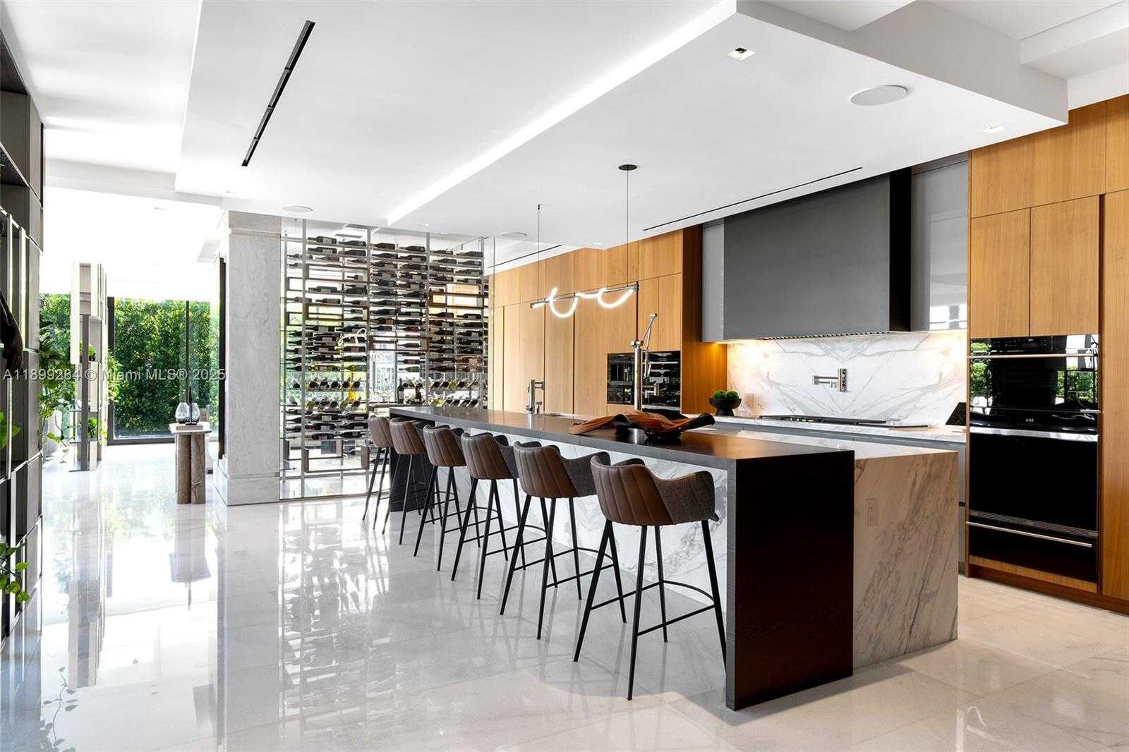 Small Image of 790 LAKE RD, Miami Number 14