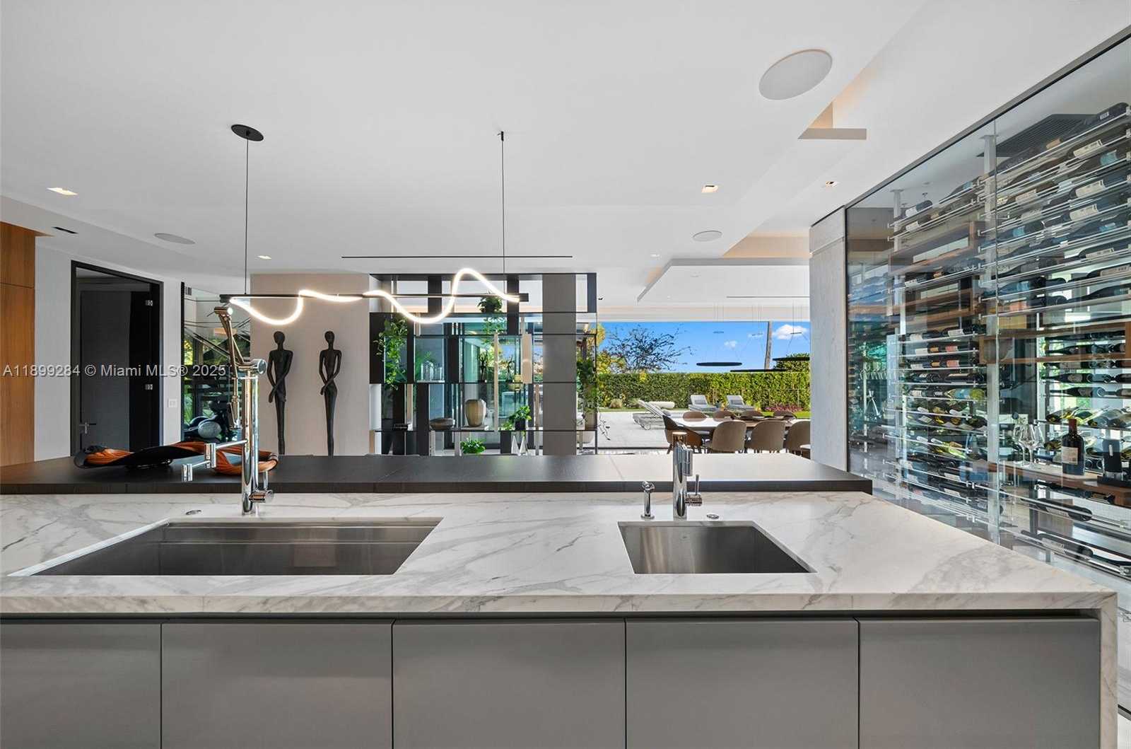 Small Image of 790 LAKE RD, Miami Number 18