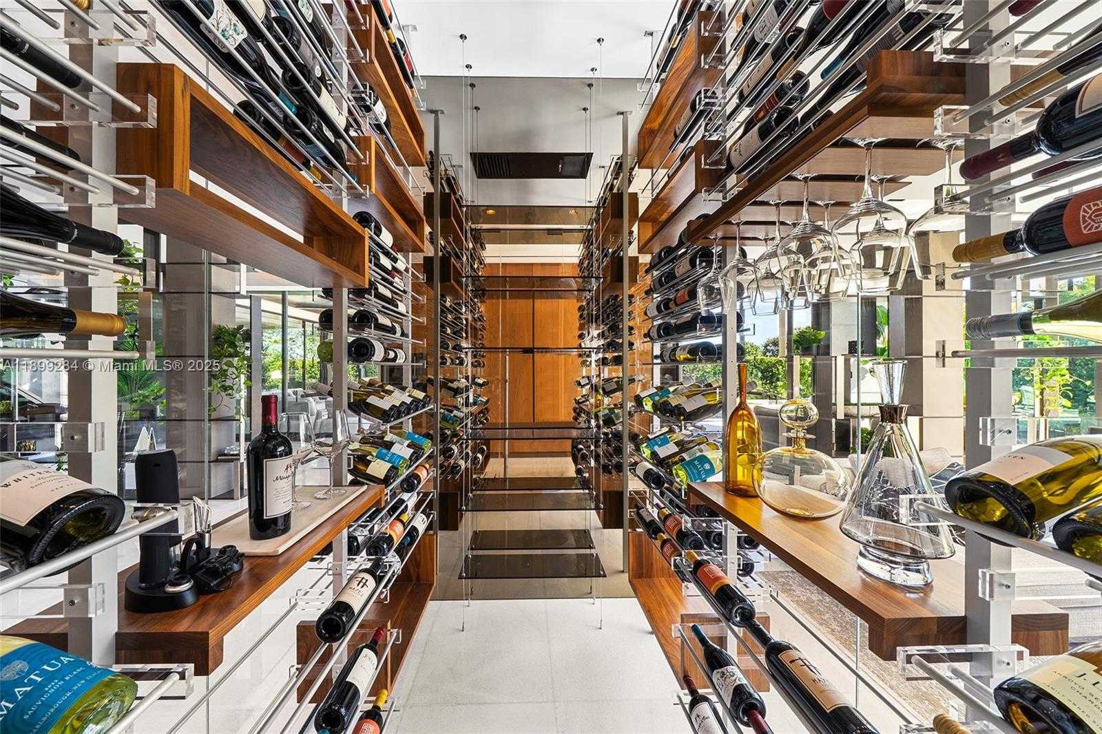 Small Image of 790 LAKE RD, Miami Number 20