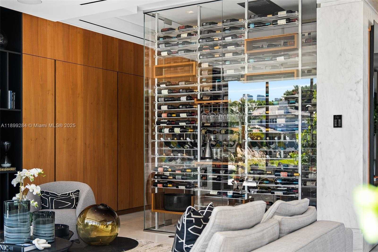 Small Image of 790 LAKE RD, Miami Number 21