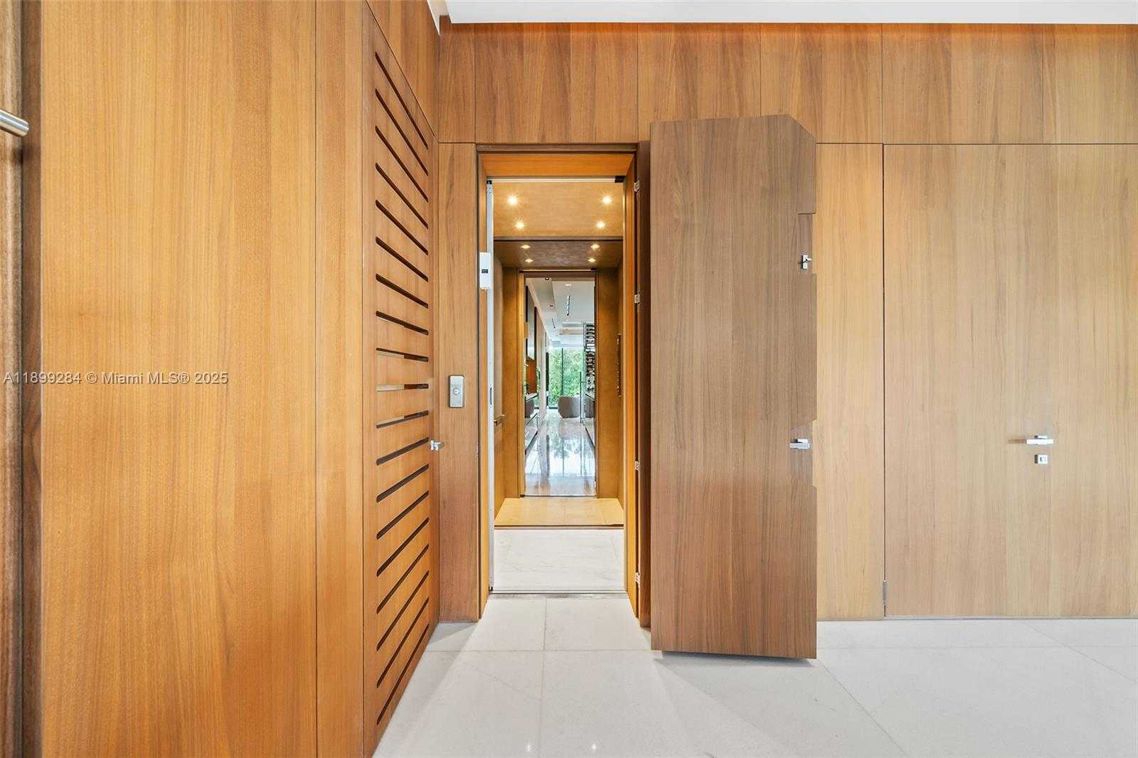 Small Image of 790 LAKE RD, Miami Number 32