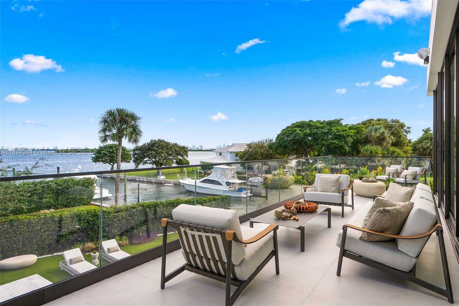 Small Image of 790 LAKE RD, Miami Number 44