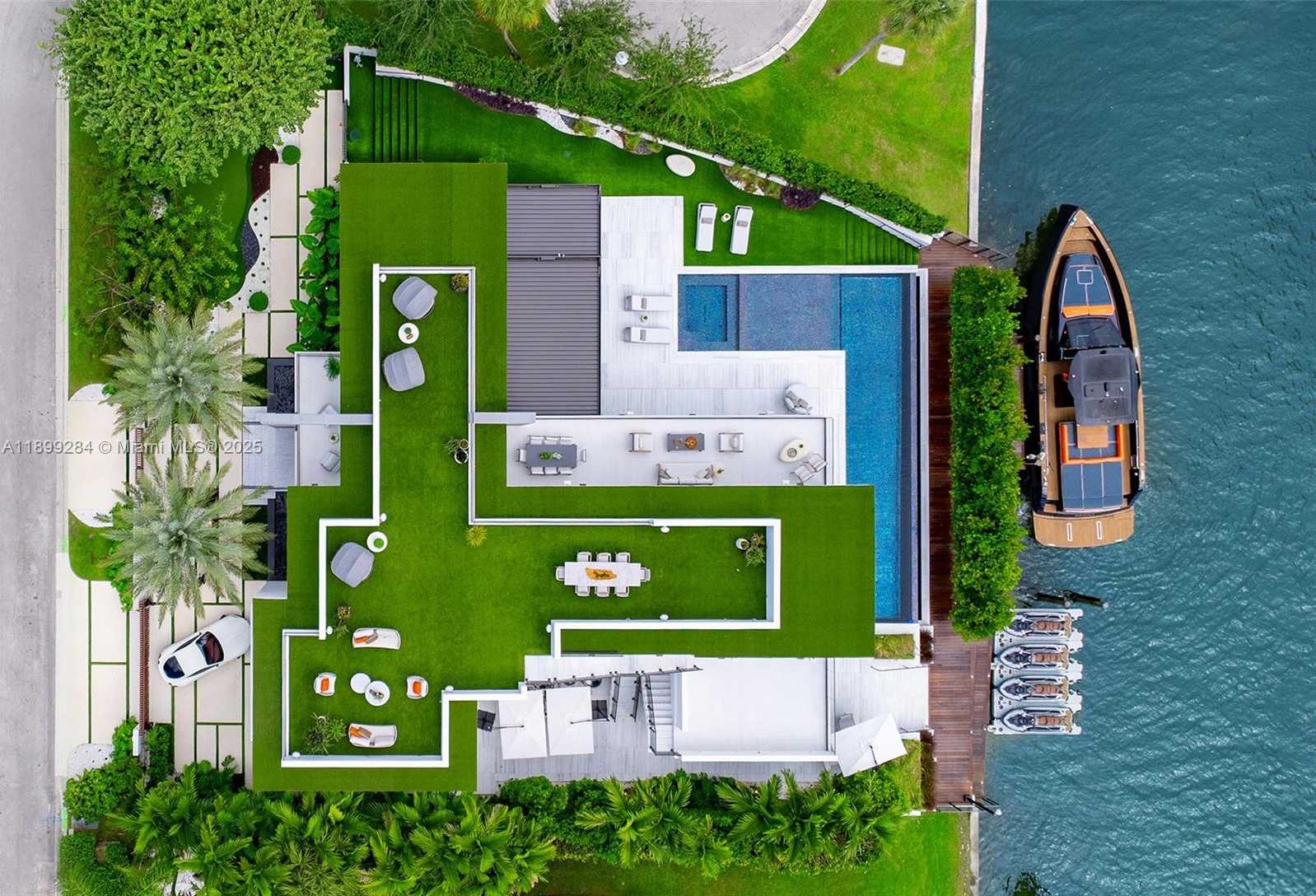 Small Image of 790 LAKE RD, Miami Number 5