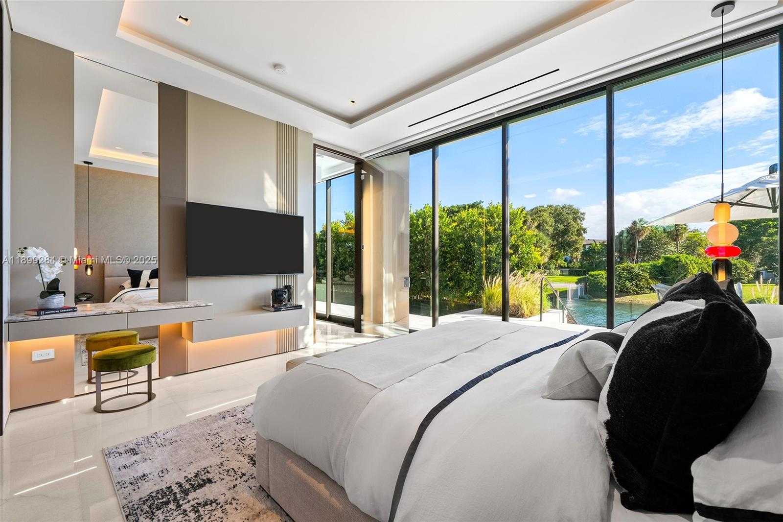 Small Image of 790 LAKE RD, Miami Number 50