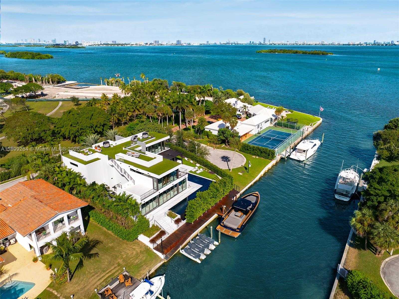 Small Image of 790 LAKE RD, Miami Number 6