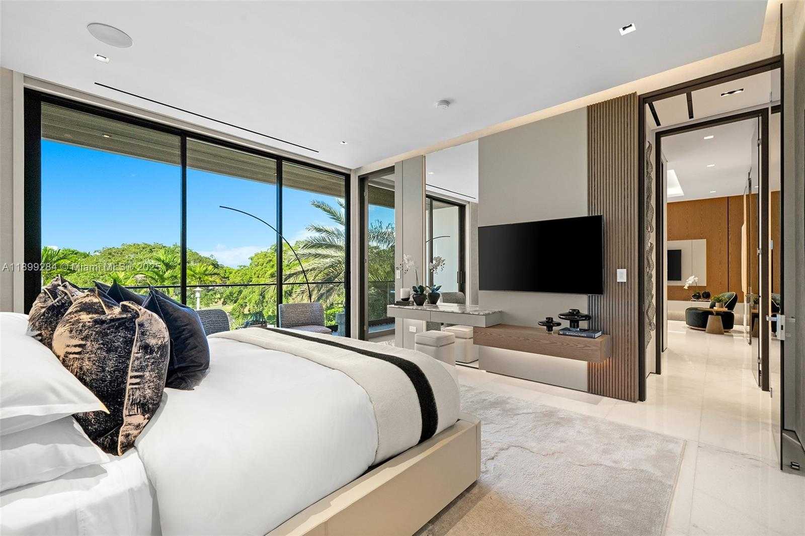 Small Image of 790 LAKE RD, Miami Number 61