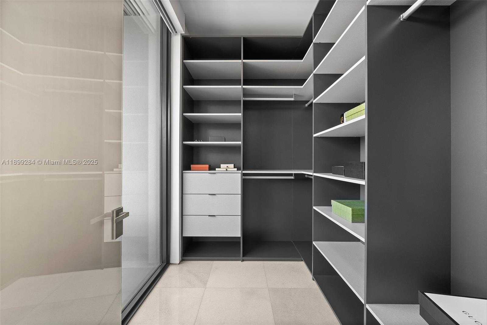 Small Image of 790 LAKE RD, Miami Number 63