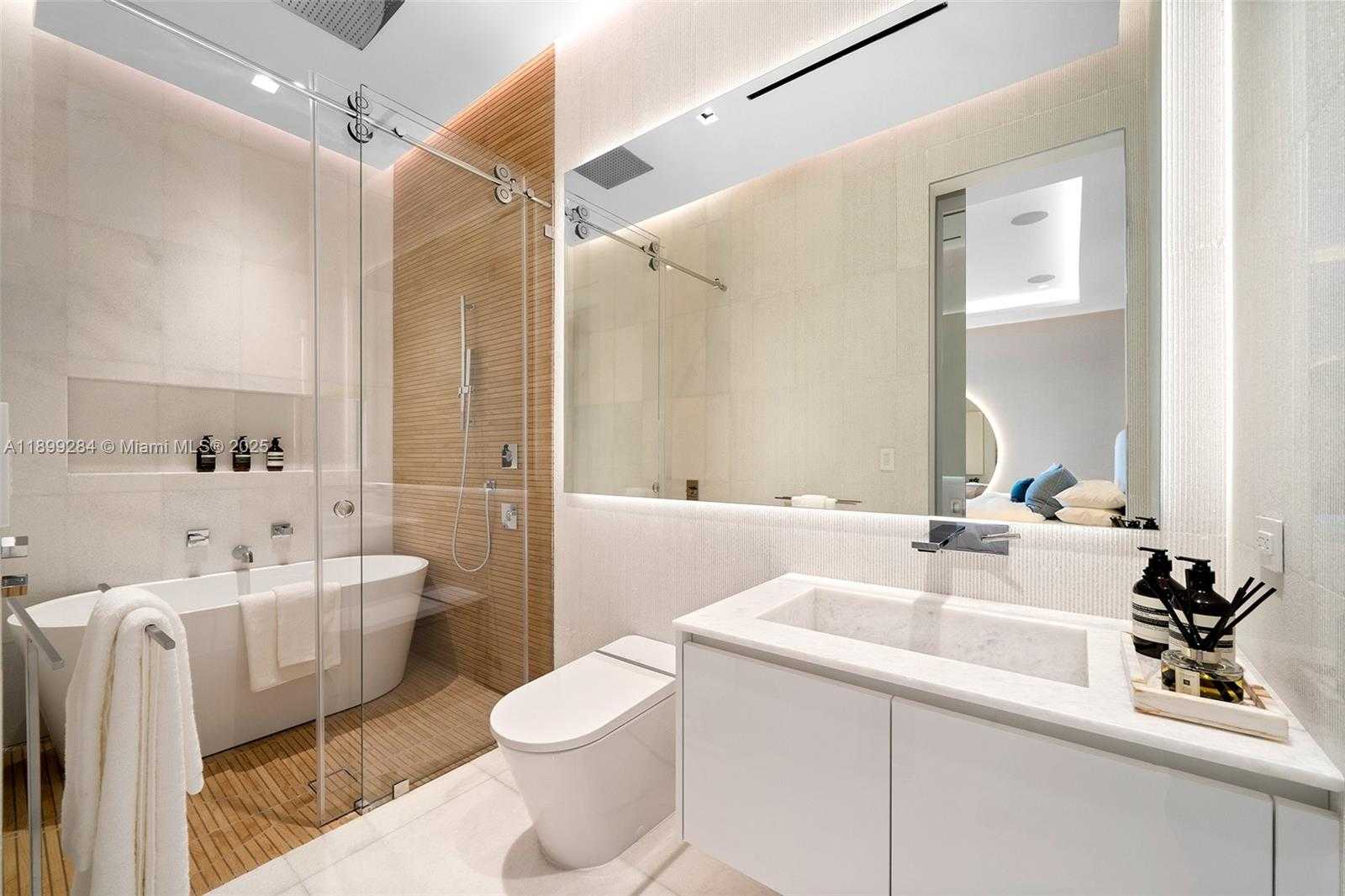 Small Image of 790 LAKE RD, Miami Number 67