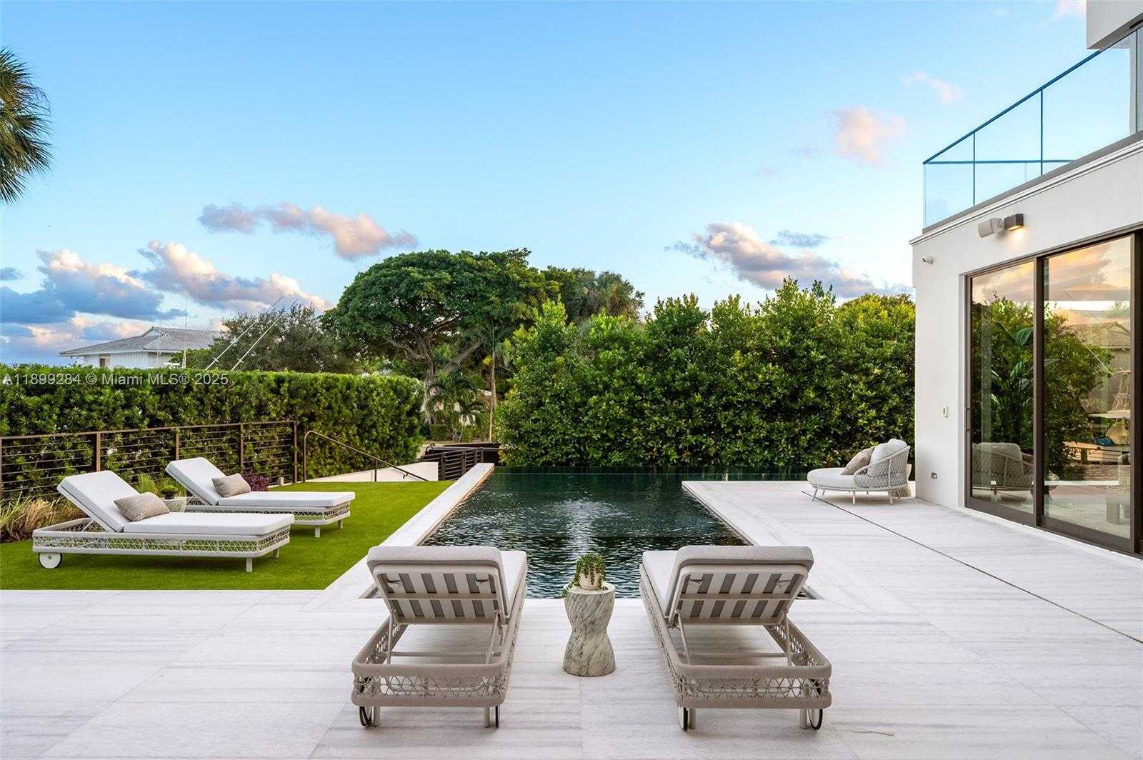 Small Image of 790 LAKE RD, Miami Number 75