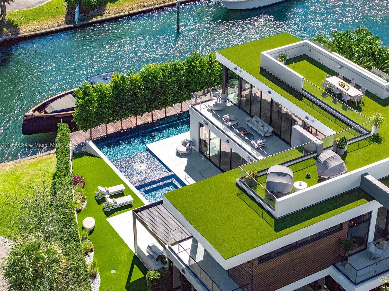 Small Image of 790 LAKE RD, Miami Number 79