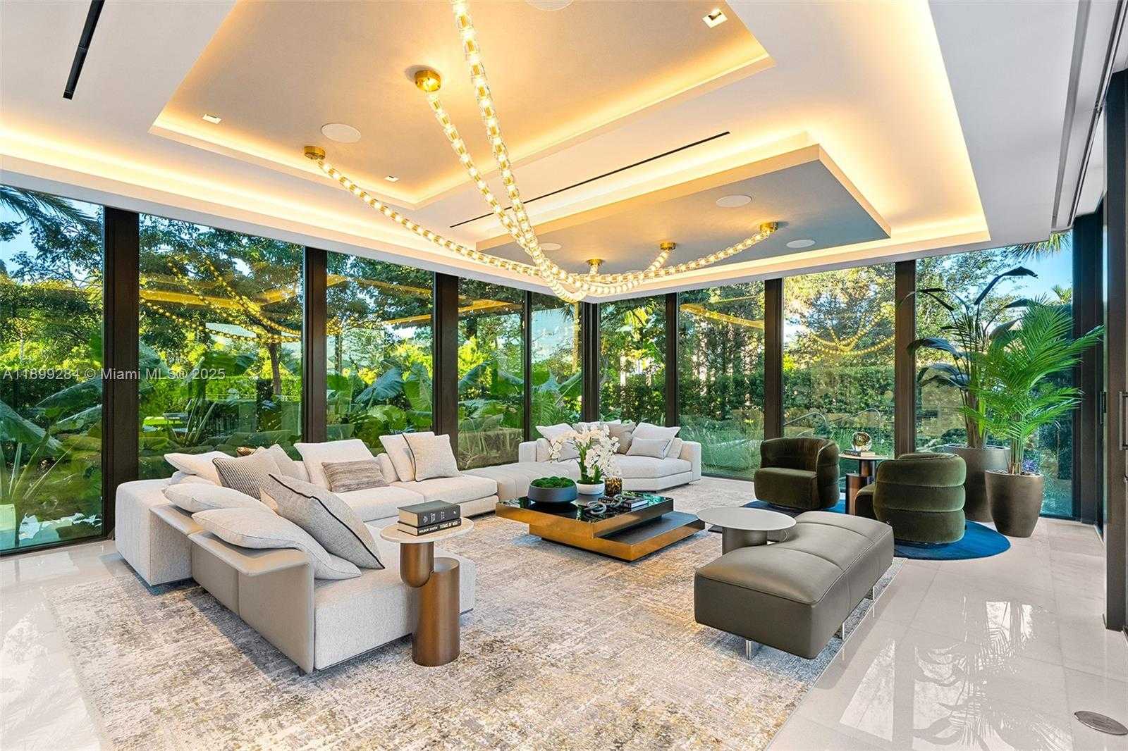 Small Image of 790 LAKE RD, Miami Number 9