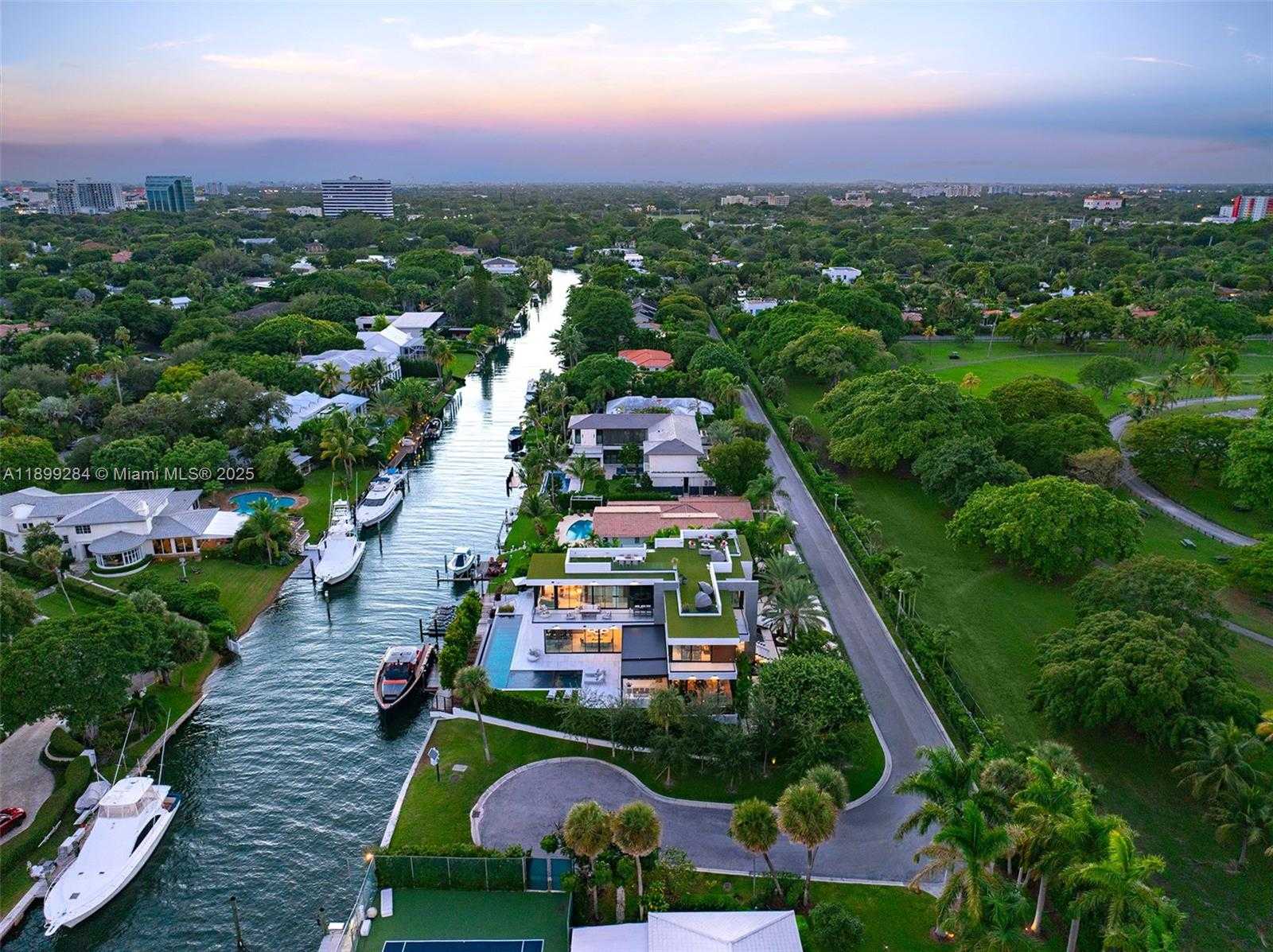 Small Image of 790 LAKE RD, Miami Number 95