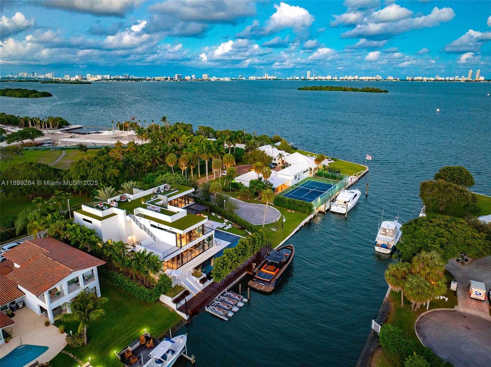 Small Image of 790 LAKE RD, Miami Number 96