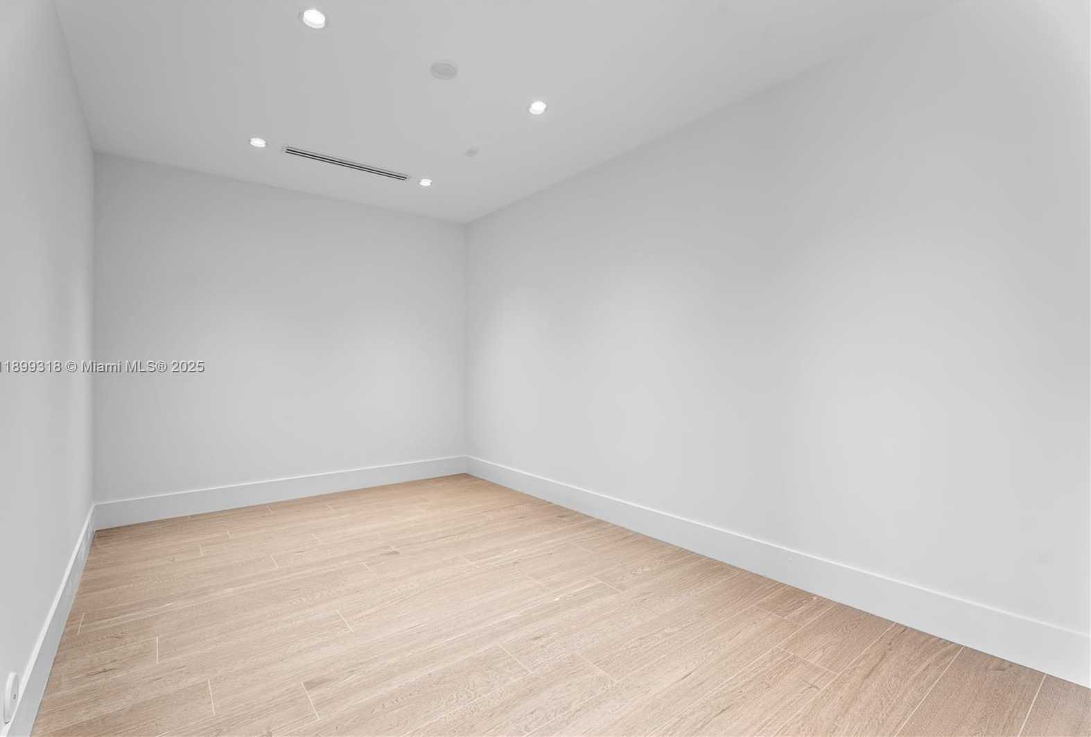 Small Image of 6781 SOUTH WEST 75TH TER, South Miami Number 33