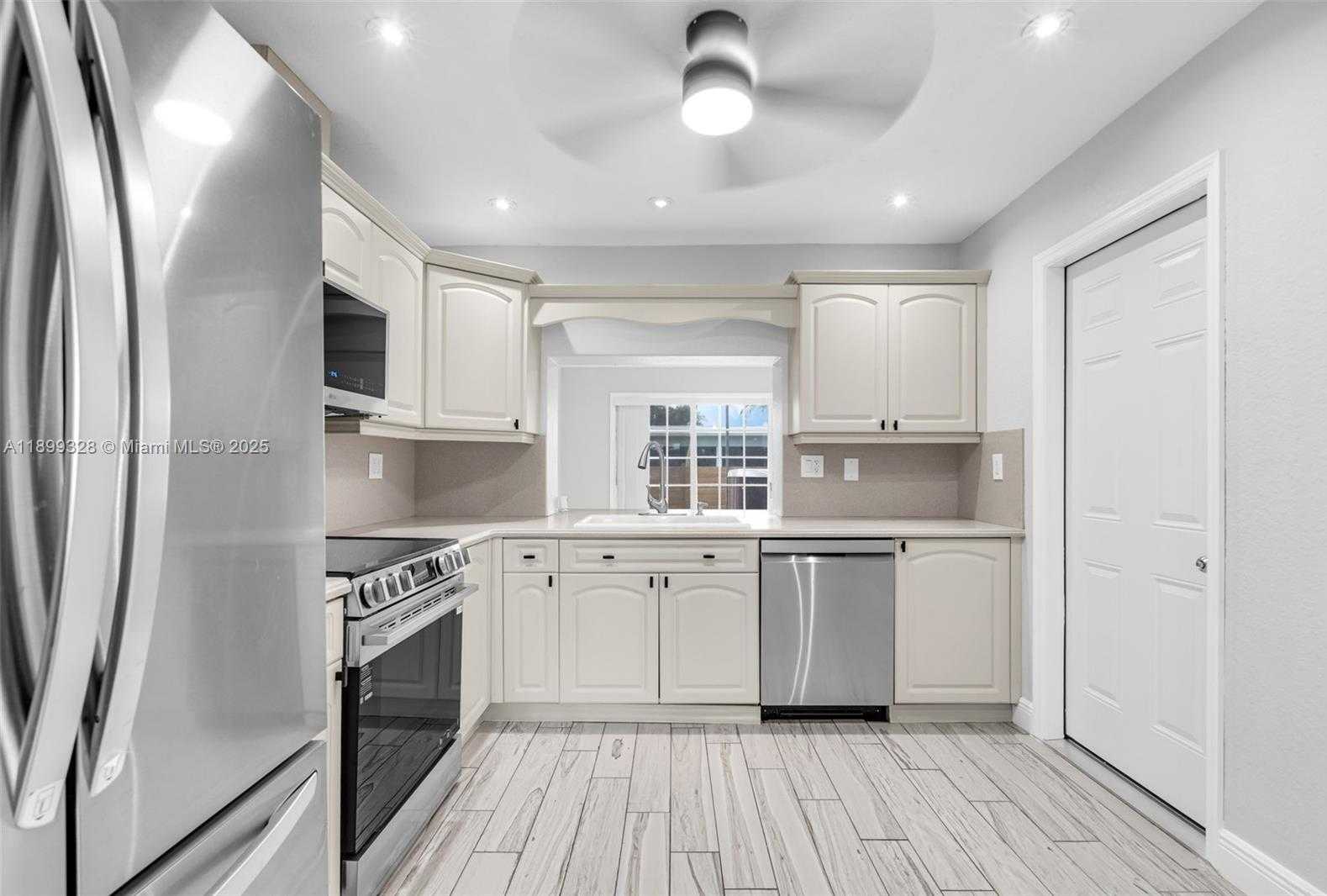 Small Image of 8860 NORTH WEST 15TH ST, Pembroke Pines Number 12