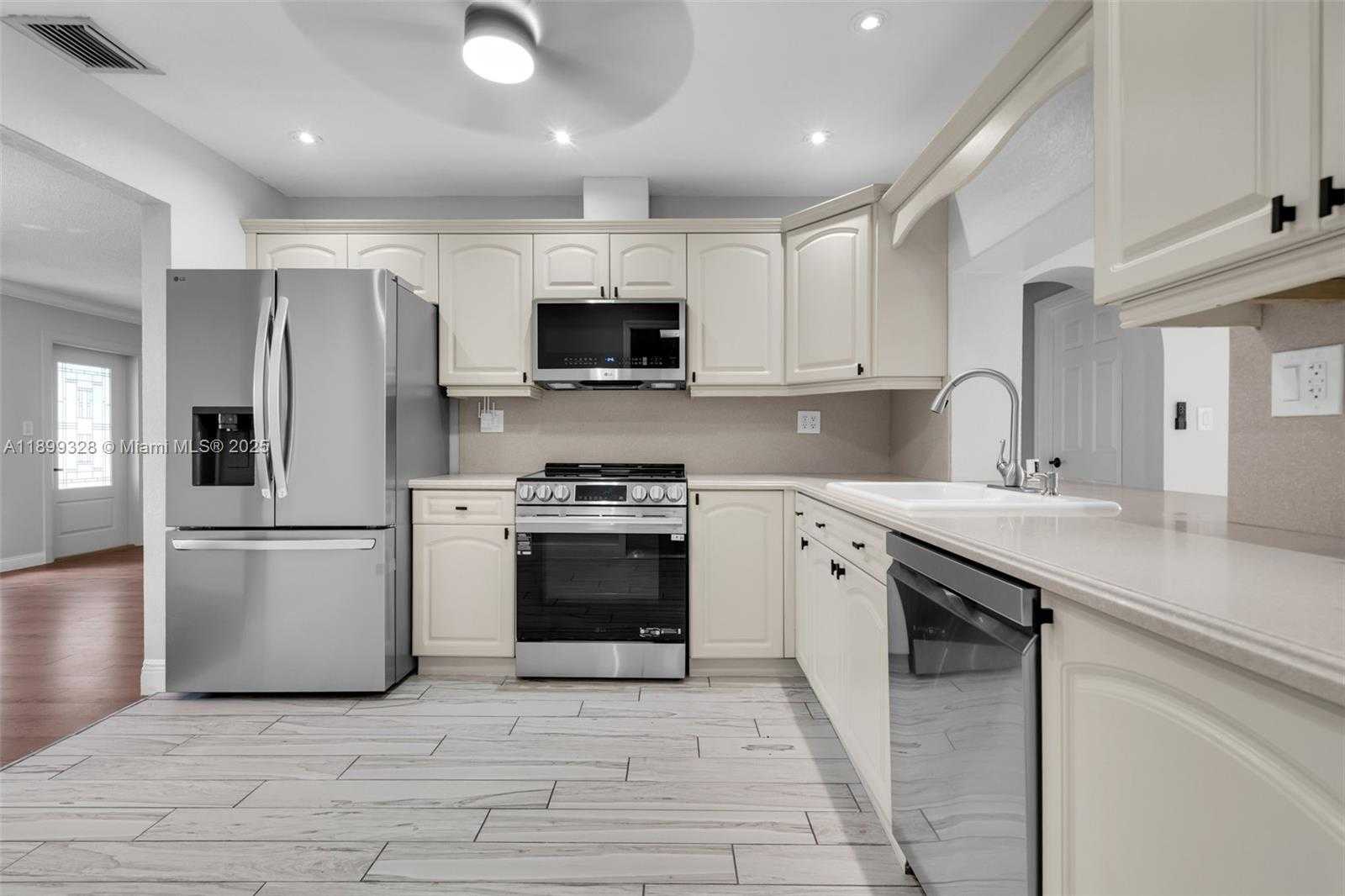 Small Image of 8860 NORTH WEST 15TH ST, Pembroke Pines Number 13