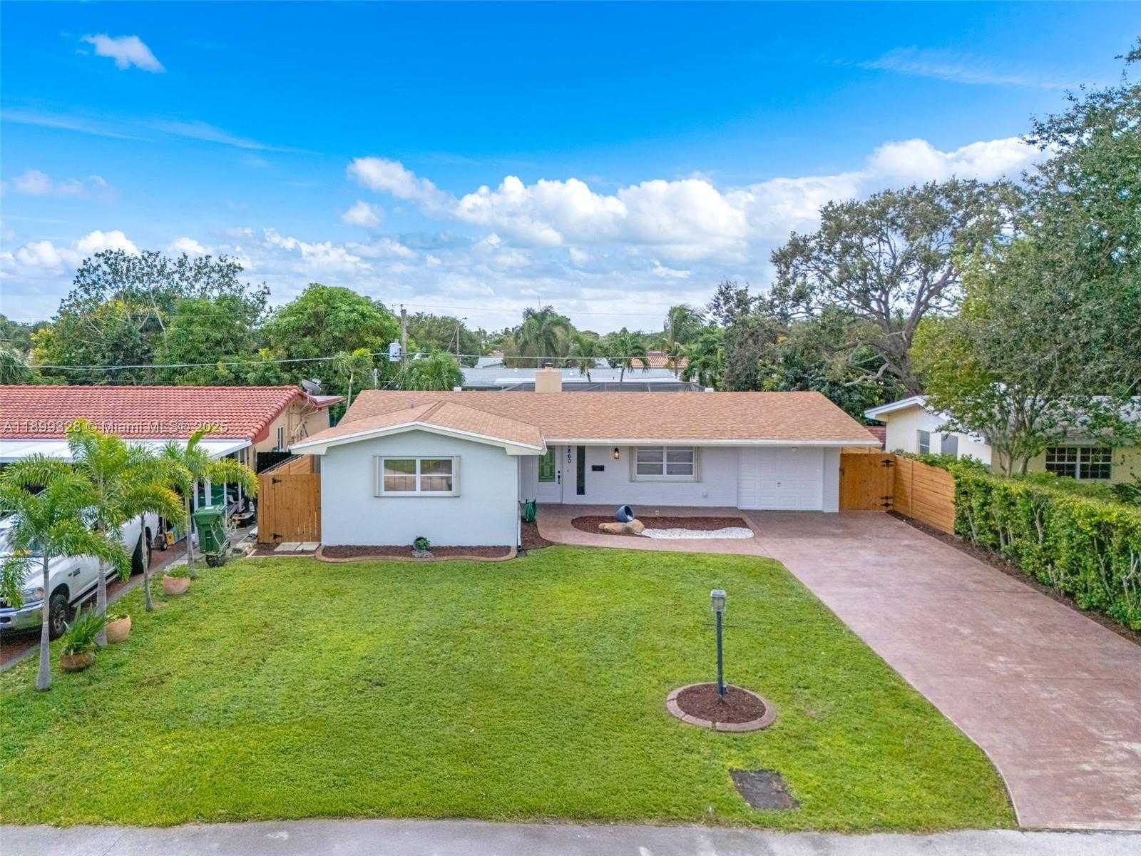 Small Image of 8860 NORTH WEST 15TH ST, Pembroke Pines Number 2