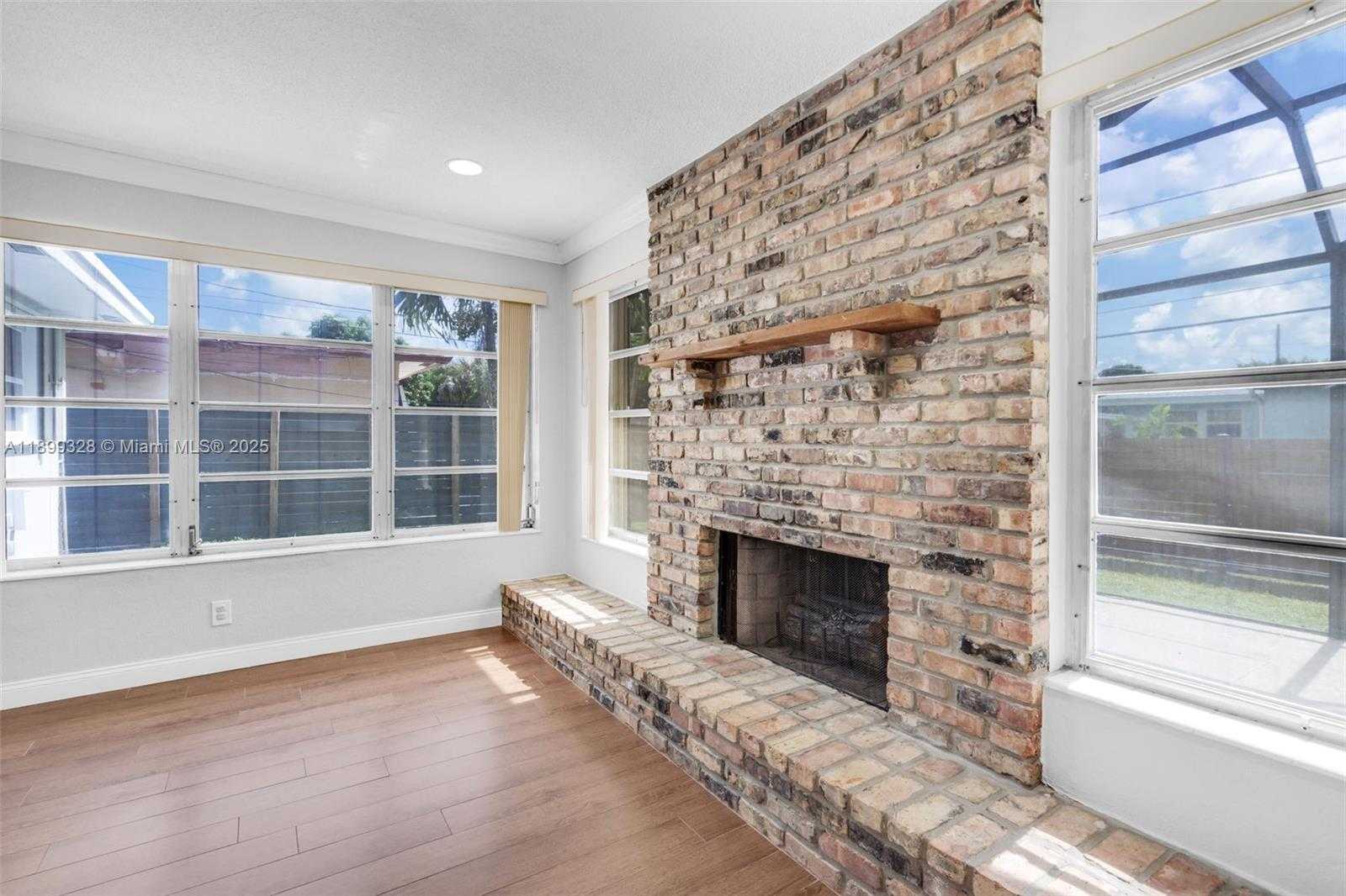 Small Image of 8860 NORTH WEST 15TH ST, Pembroke Pines Number 26