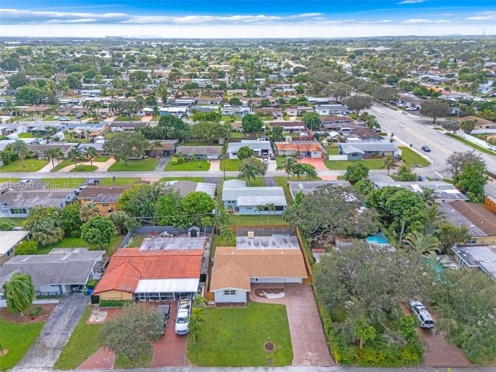 Small Image of 8860 NORTH WEST 15TH ST, Pembroke Pines Number 38