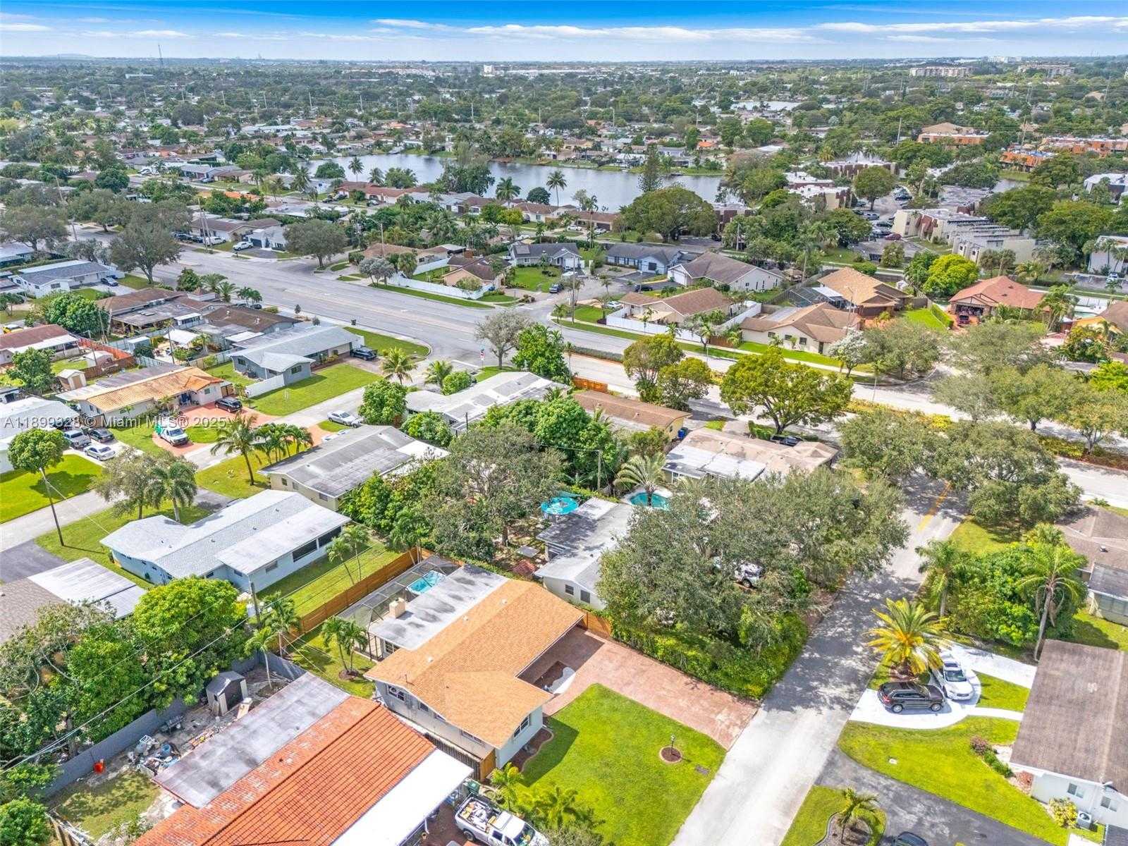 Small Image of 8860 NORTH WEST 15TH ST, Pembroke Pines Number 48