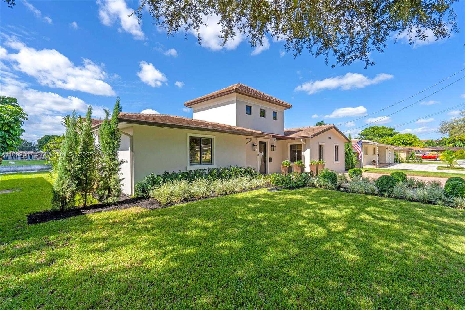Small Image of 14940 EGAN LN, Miami Lakes Number 10