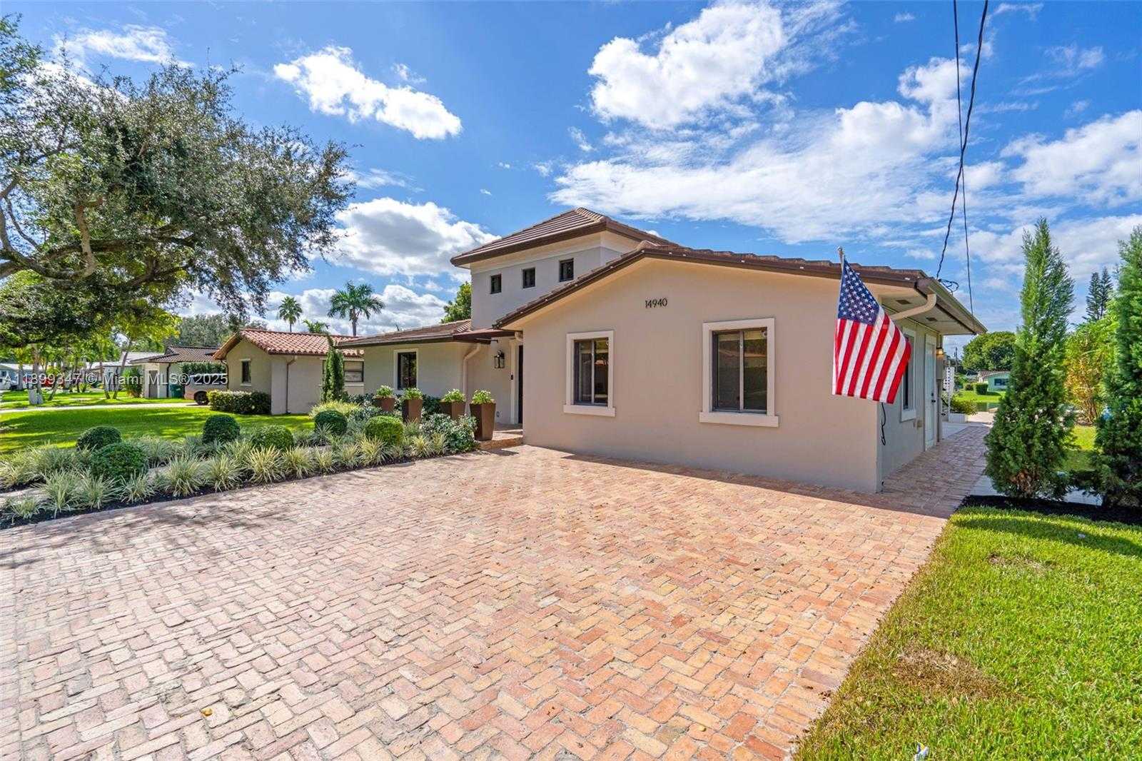 Small Image of 14940 EGAN LN, Miami Lakes Number 11