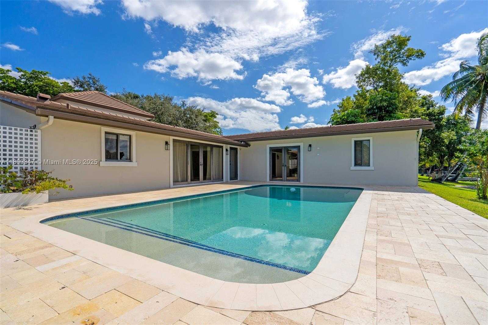 Small Image of 14940 EGAN LN, Miami Lakes Number 16