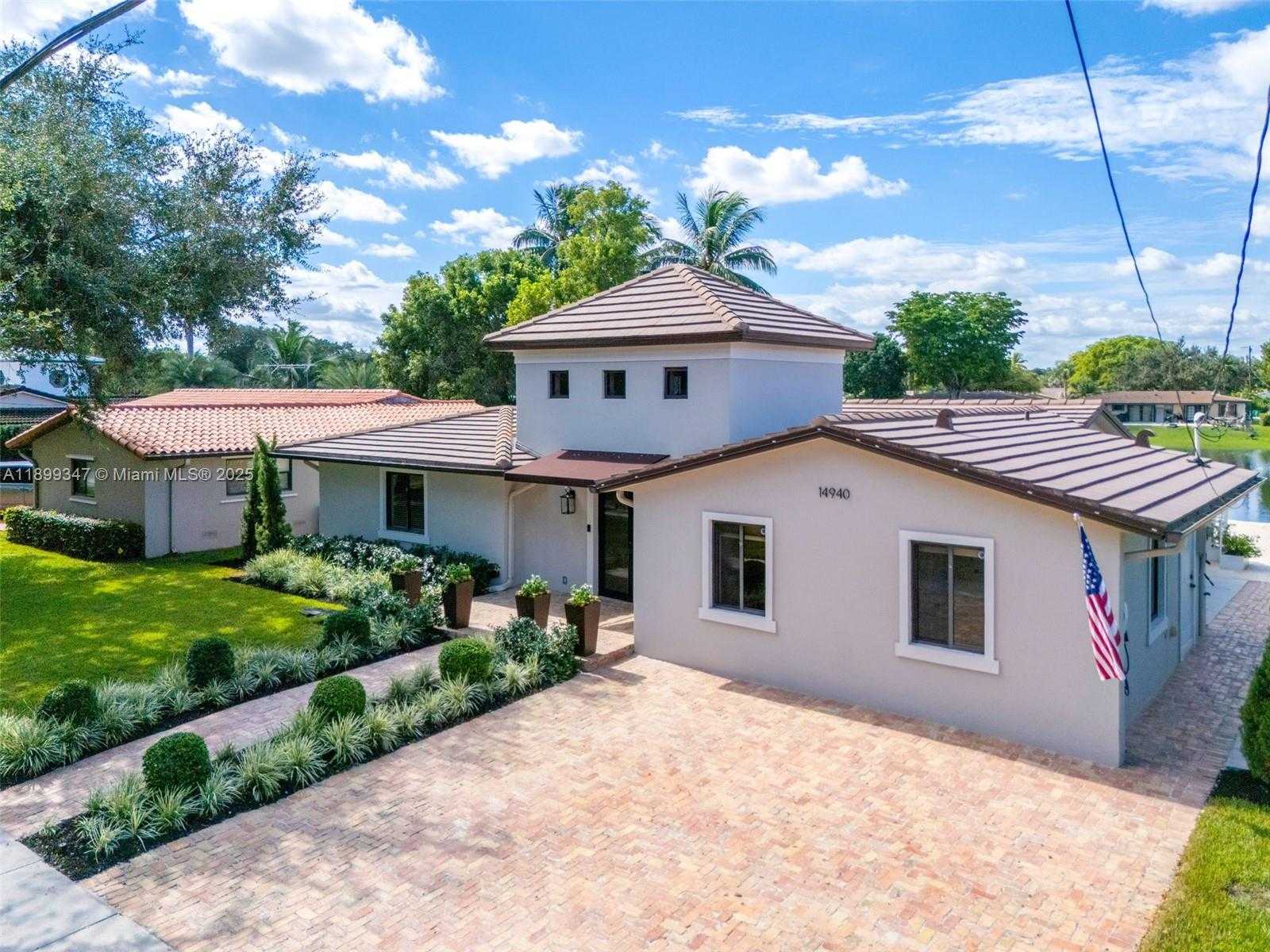 Small Image of 14940 EGAN LN, Miami Lakes Number 2