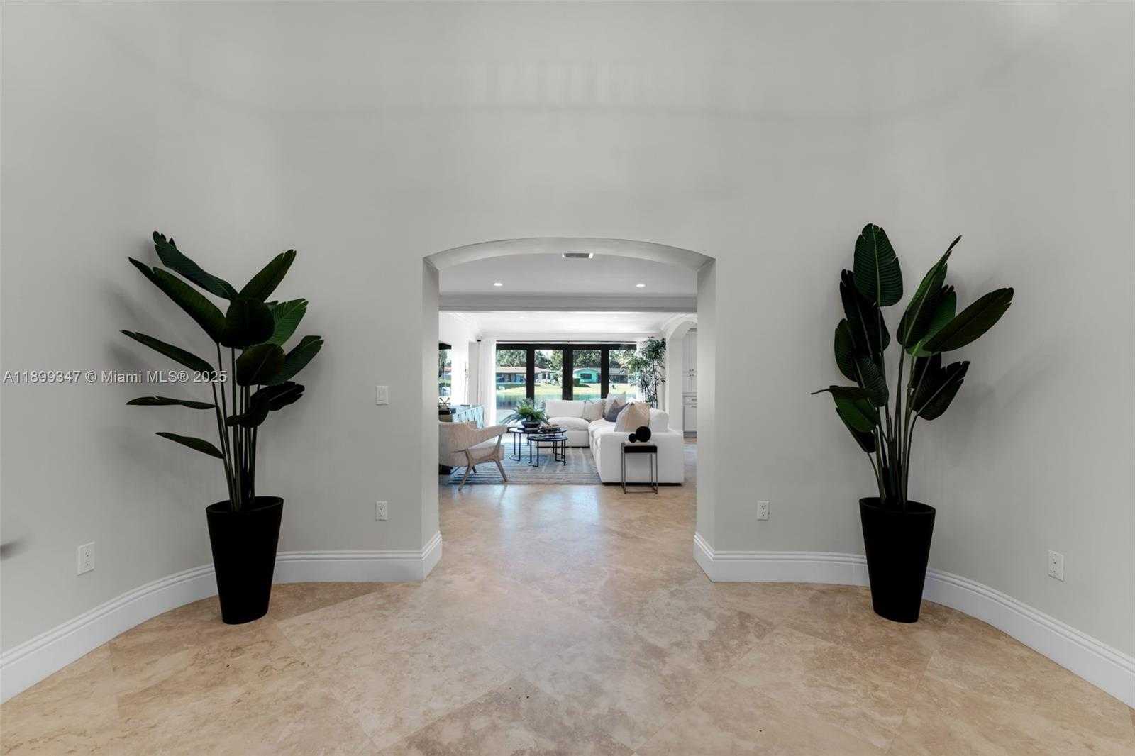 Small Image of 14940 EGAN LN, Miami Lakes Number 22