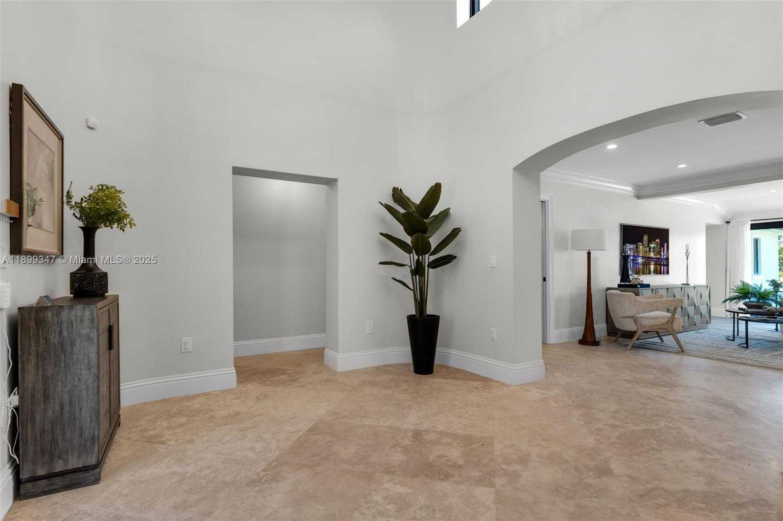 Small Image of 14940 EGAN LN, Miami Lakes Number 24