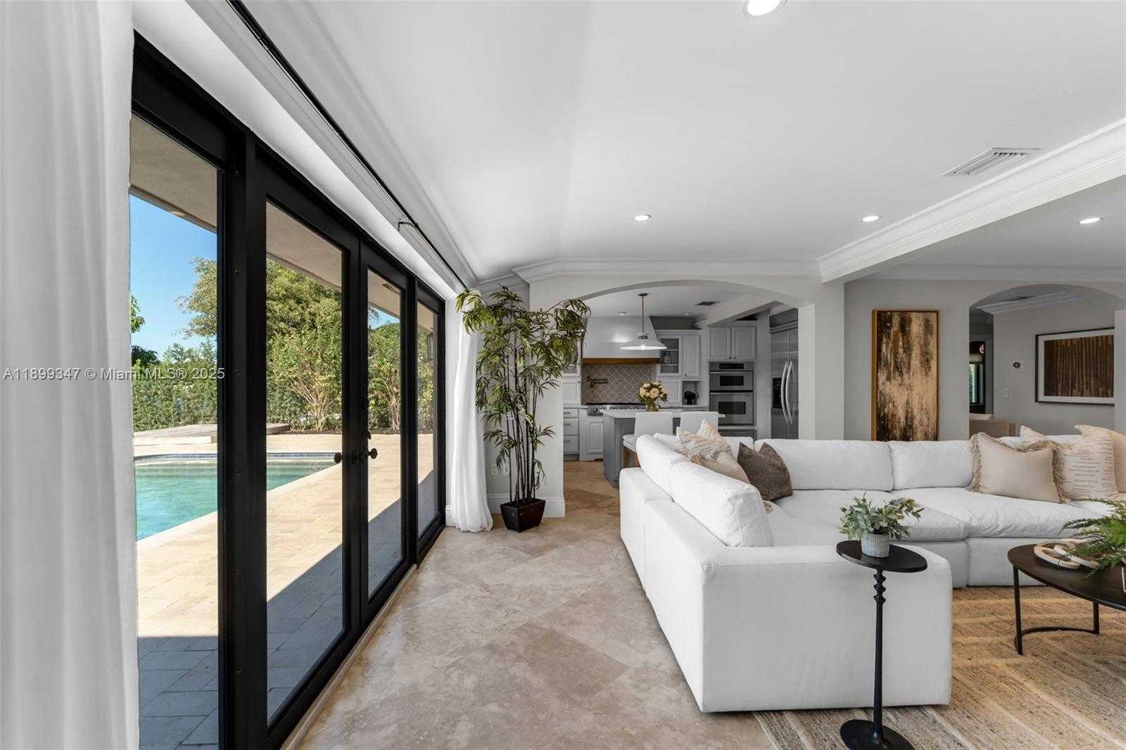 Small Image of 14940 EGAN LN, Miami Lakes Number 27