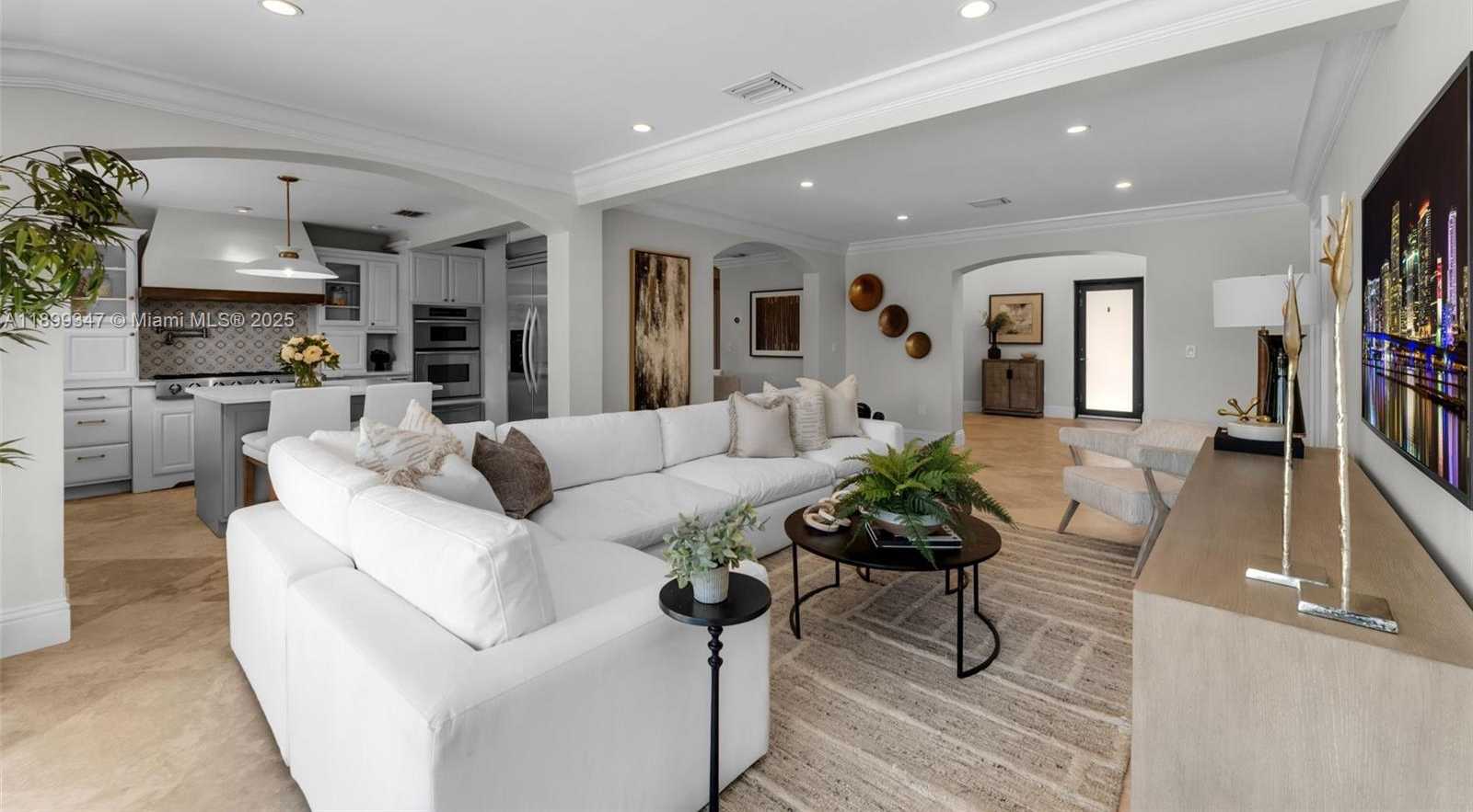 Small Image of 14940 EGAN LN, Miami Lakes Number 28