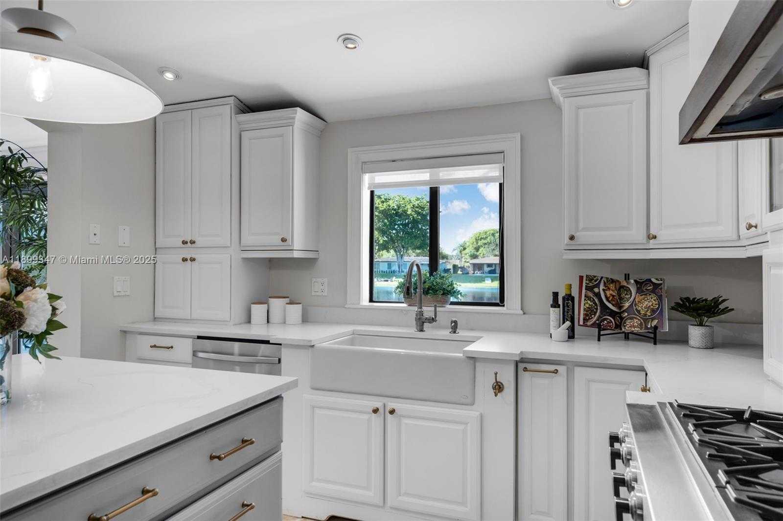 Small Image of 14940 EGAN LN, Miami Lakes Number 34