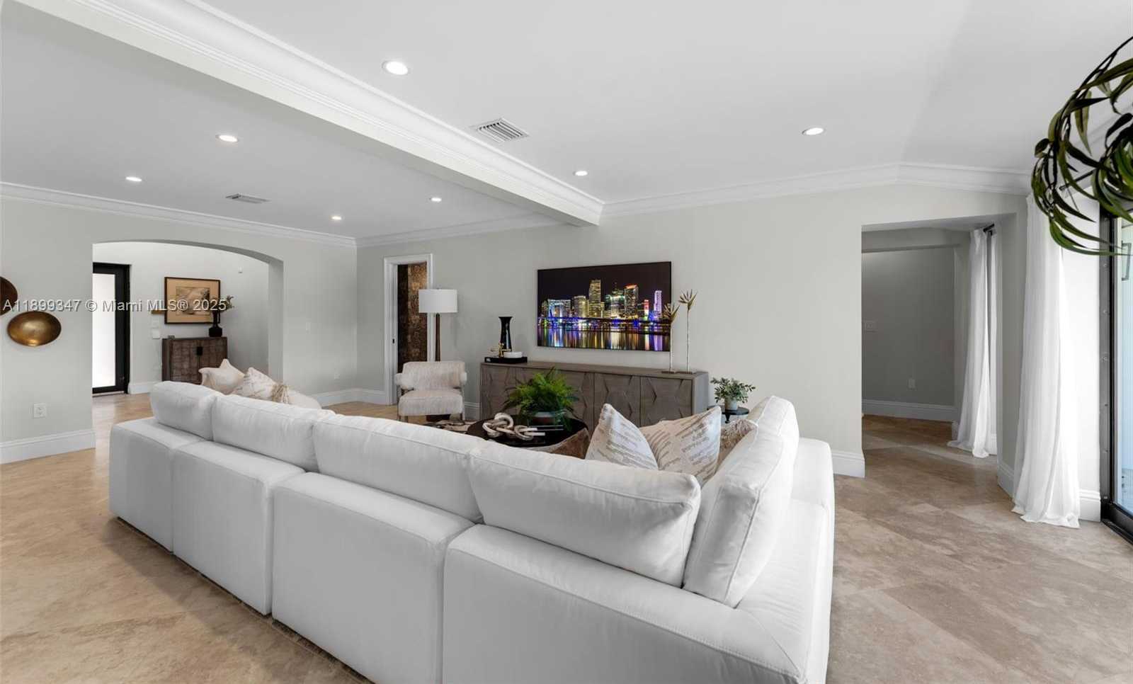 Small Image of 14940 EGAN LN, Miami Lakes Number 36