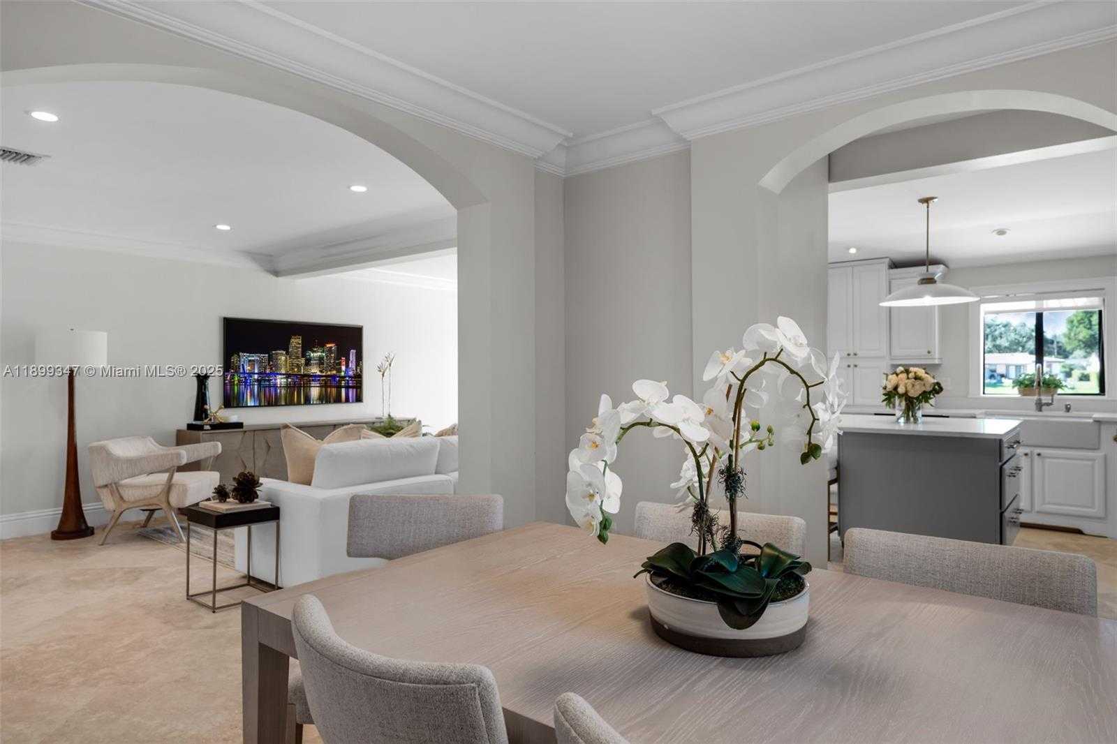Small Image of 14940 EGAN LN, Miami Lakes Number 39