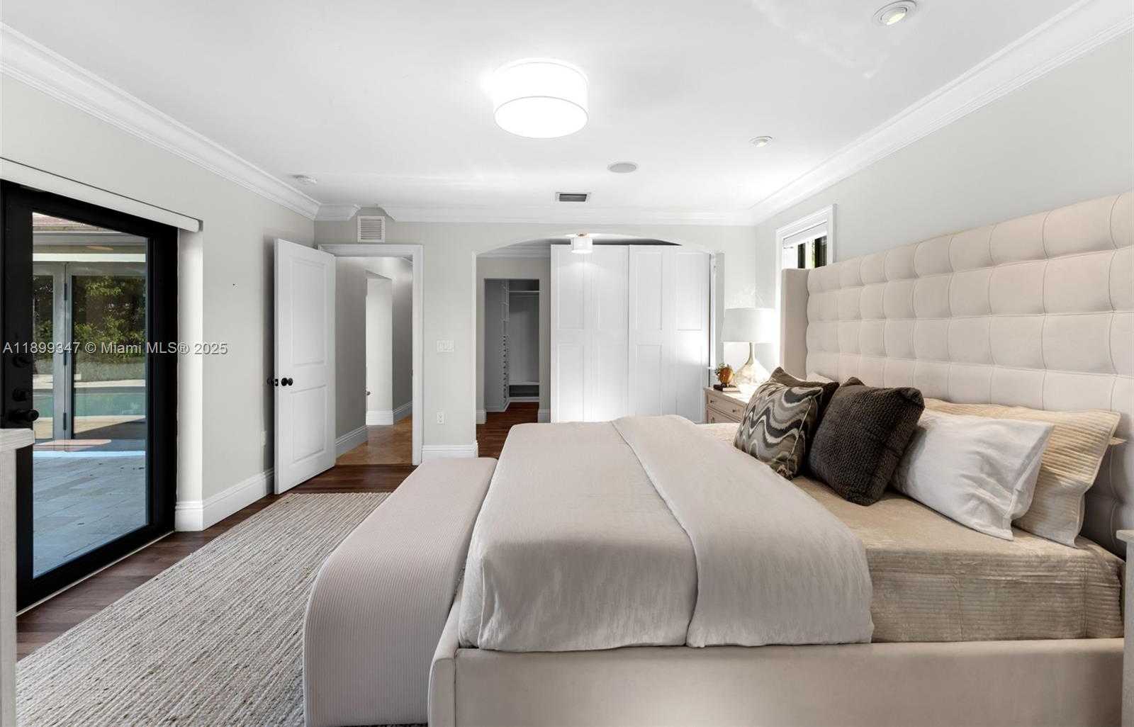 Small Image of 14940 EGAN LN, Miami Lakes Number 55