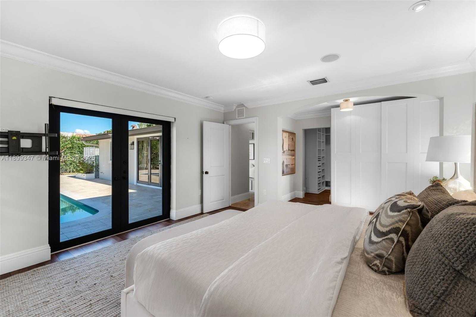 Small Image of 14940 EGAN LN, Miami Lakes Number 56