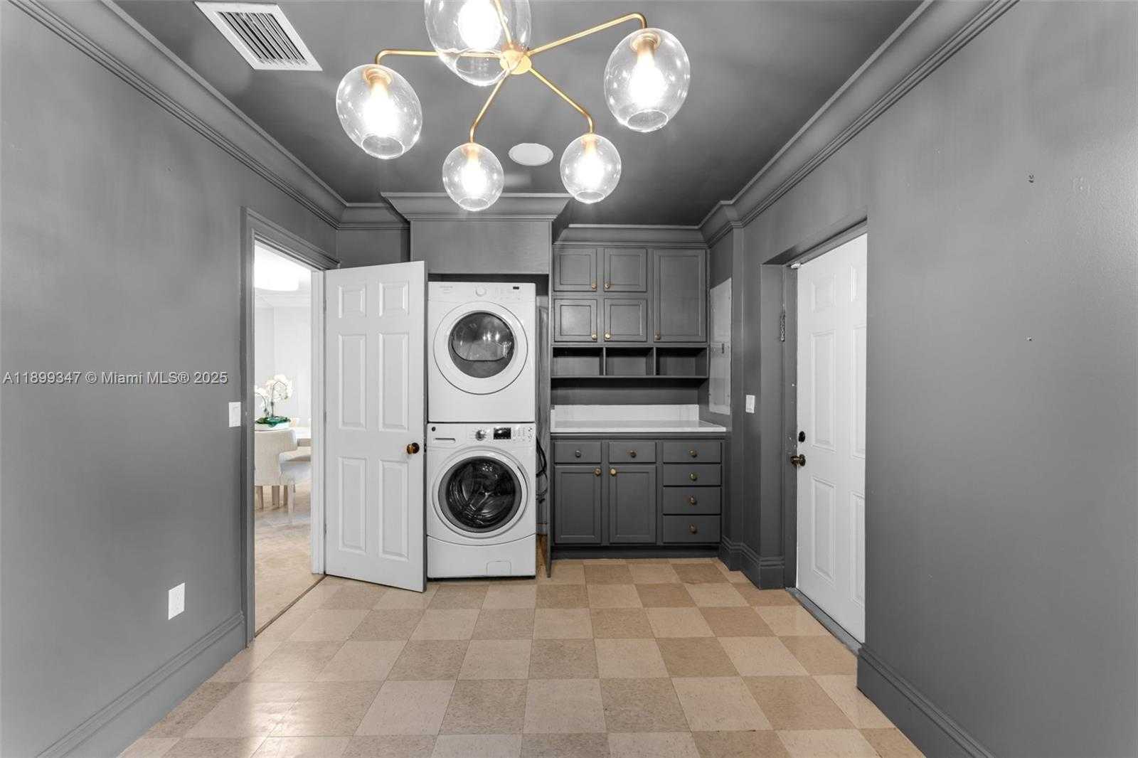 Small Image of 14940 EGAN LN, Miami Lakes Number 60