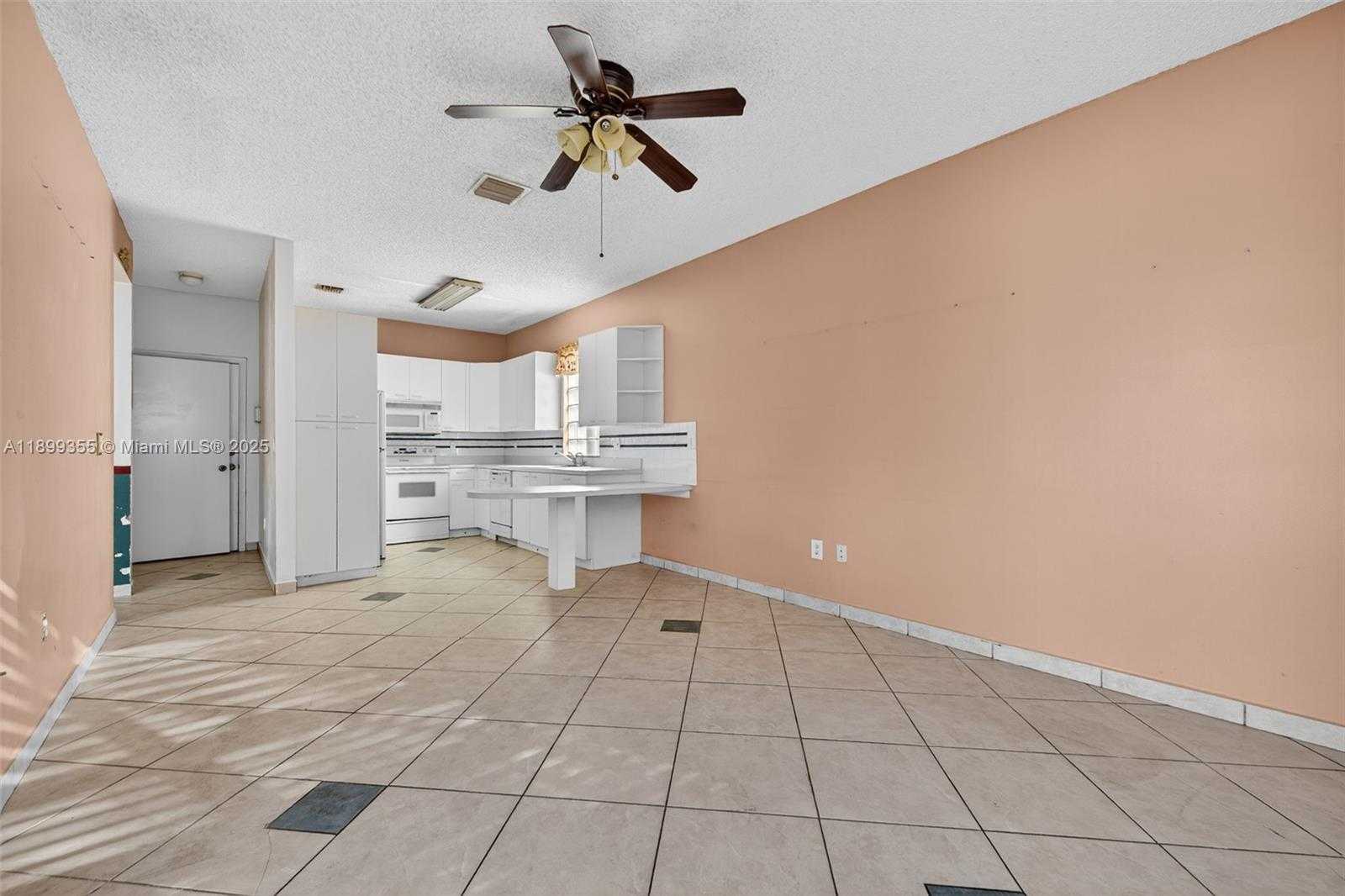 Small Image of 1392 NORTH WEST 159TH LN, Pembroke Pines Number 11
