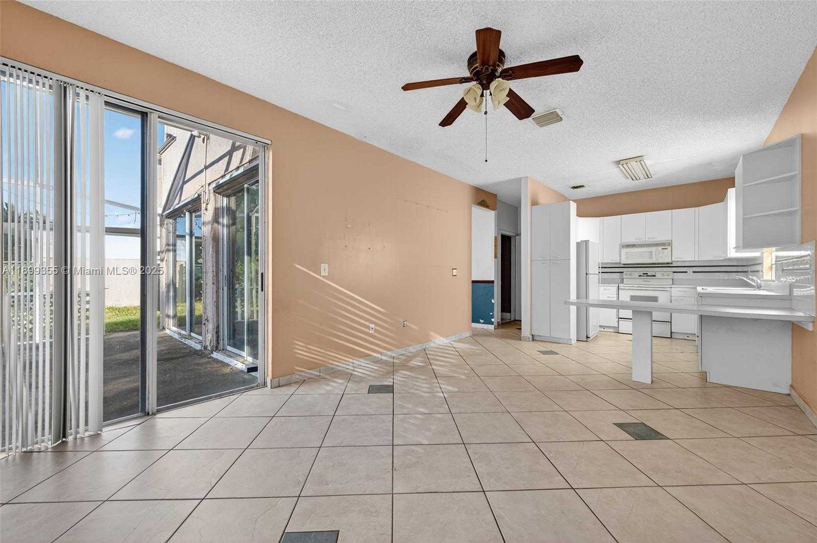 Small Image of 1392 NORTH WEST 159TH LN, Pembroke Pines Number 12