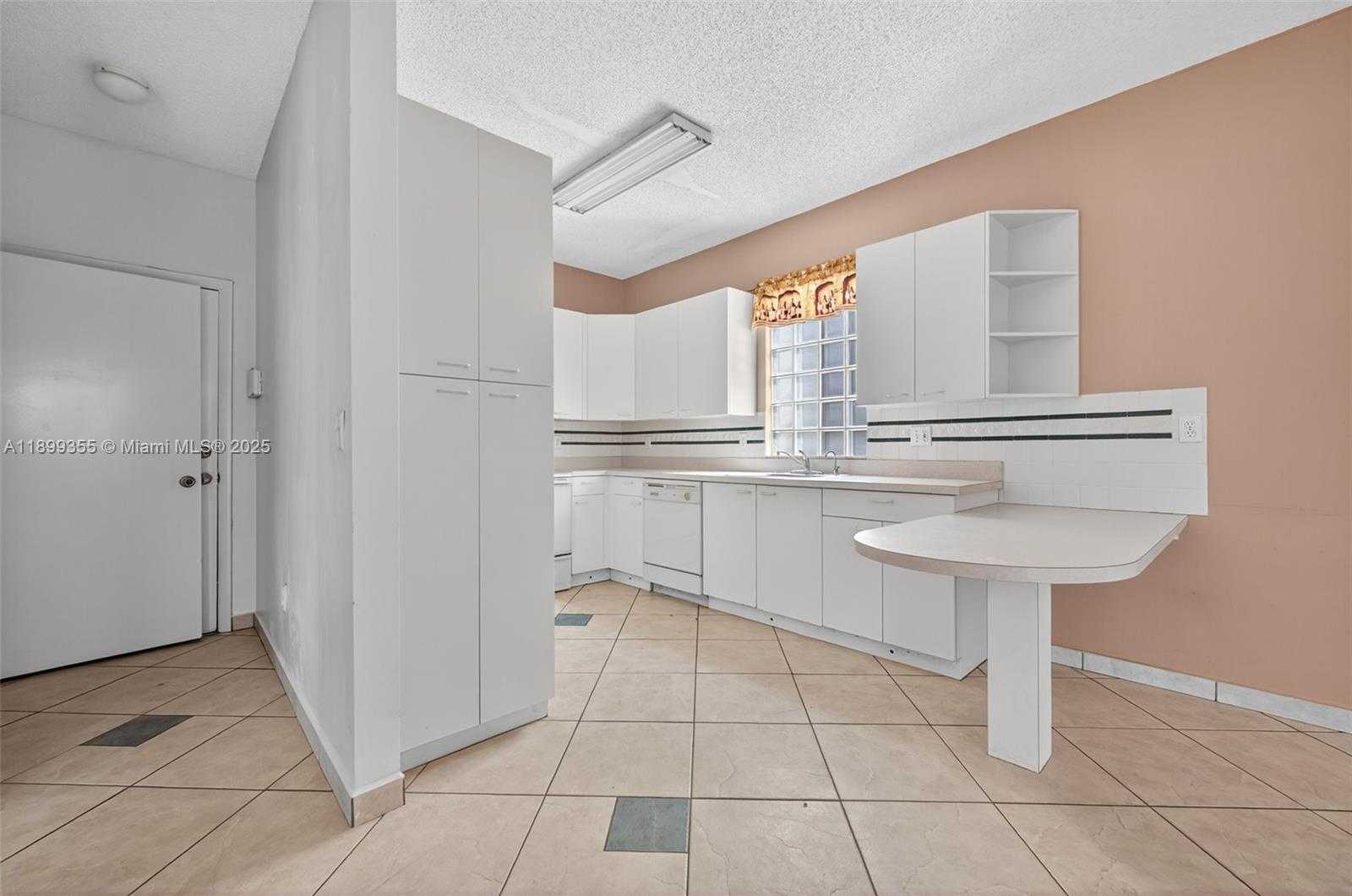 Small Image of 1392 NORTH WEST 159TH LN, Pembroke Pines Number 13
