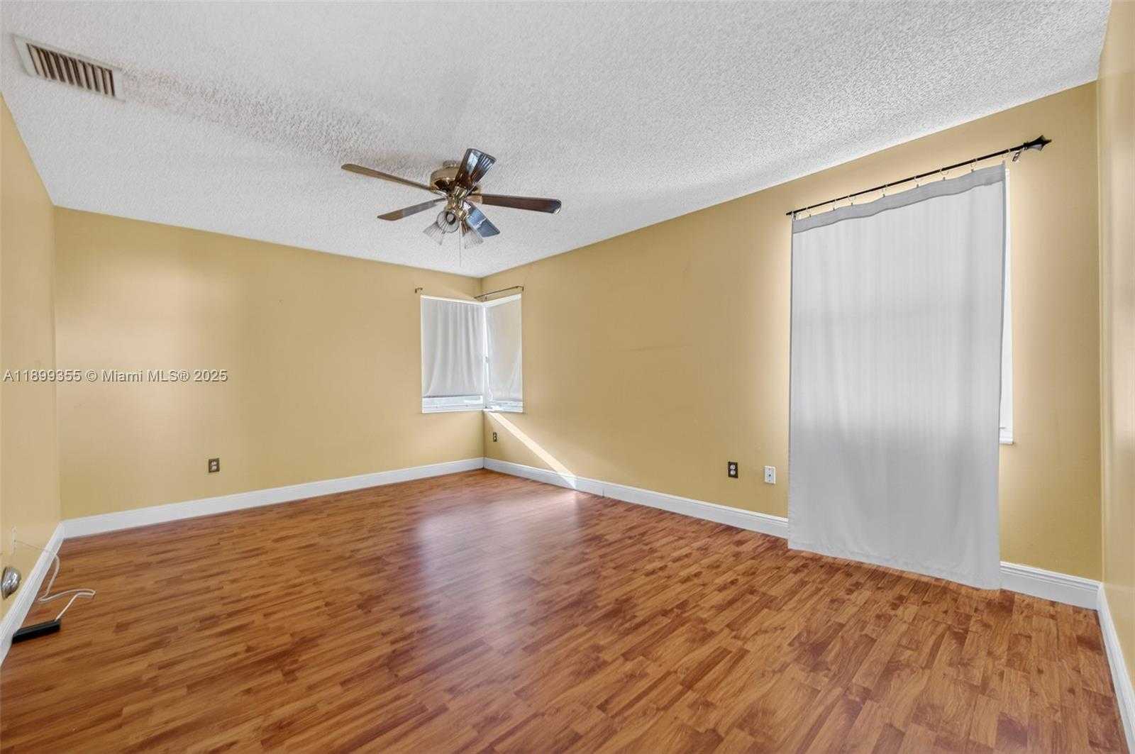 Small Image of 1392 NORTH WEST 159TH LN, Pembroke Pines Number 17